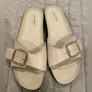 Universal Thread sandals